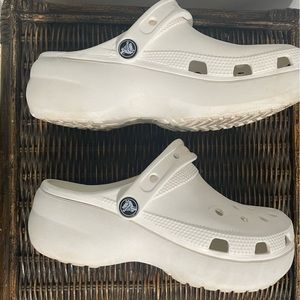 Crocs Classic Platform clog size 6